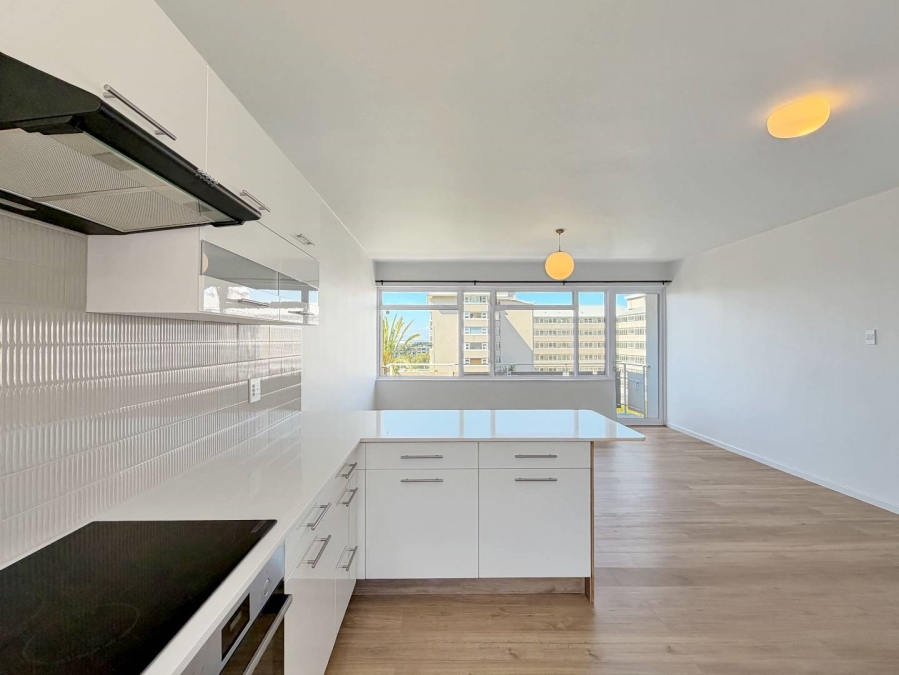 To Let 2 Bedroom Property for Rent in Green Point Western Cape